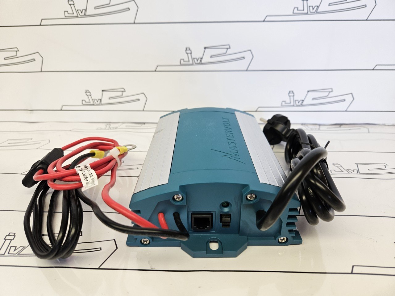 Mastervolt ChargeMaster 12/10 & 24/06 Dual Output Battery Charger — New — foto 2 van 4