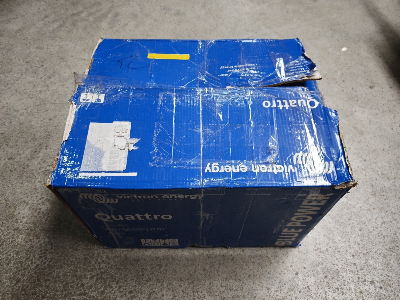 Victron Energy Quattro 24/5000/120 Inverter/Charger — New — foto 2 van 3