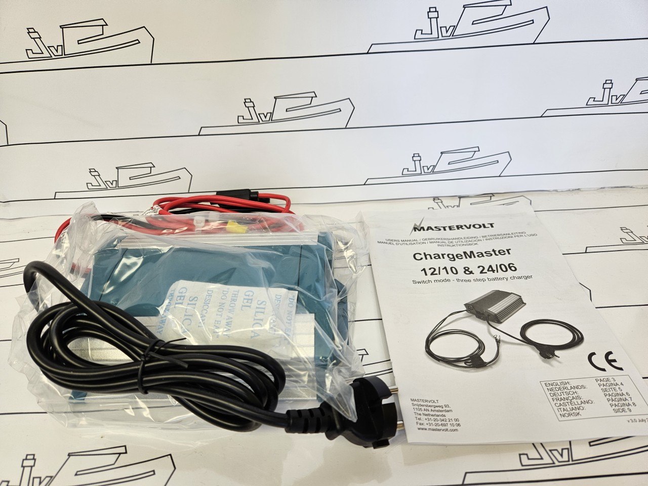 Mastervolt ChargeMaster 12/10 & 24/06 Dual Output Battery Charger — New — foto 4 van 4