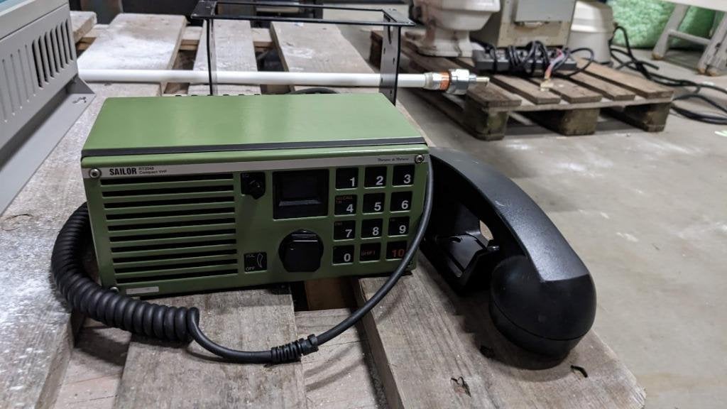 Sailor RT2048 VHF Radiotelephone — Refurbished (Exchange Programme) — foto 2 van 5