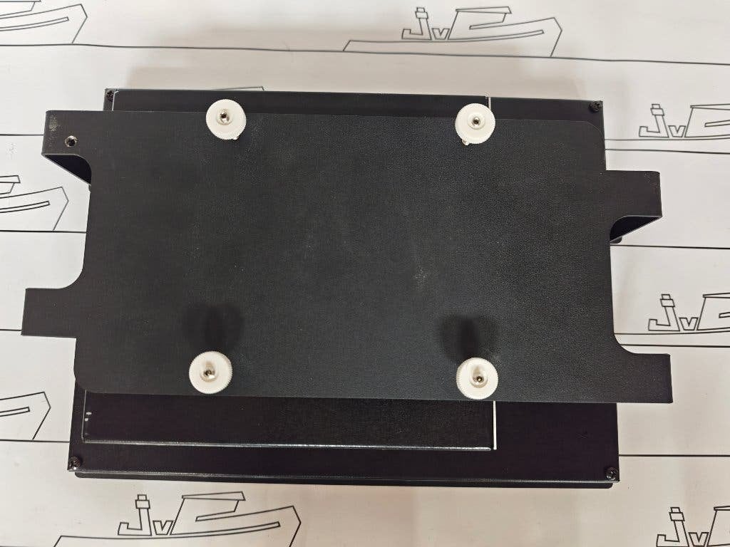 Alphatron Marine HG-10W12 10.4" TFT Monitor — Tested — foto 7 van 10