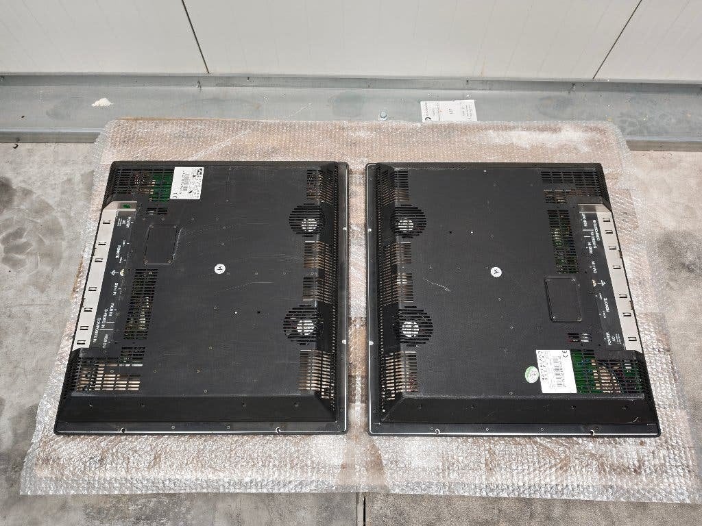 Hatteland 23.1" Maritime Multi Display — For Parts (2 units) — foto 4 van 5